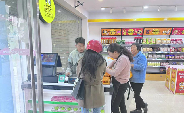 以消費者購物體驗為核心，怡佳仁零食店加盟增加相關(guān)服務(wù)