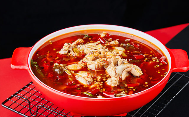 老黃記丁丁美蛙魚(yú)頭自助魚(yú)火鍋，味鮮美味，營(yíng)養(yǎng)豐富