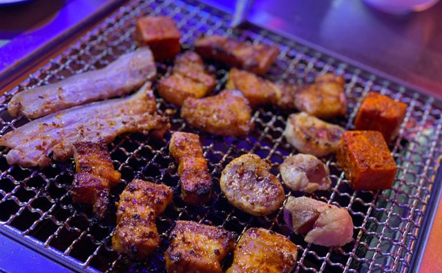 開一家烤肉店需要選擇什么品牌，加盟更靠譜