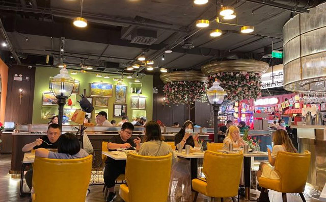 明星餐廳扎堆出事，干餐飲沒(méi)想象中那么簡(jiǎn)單