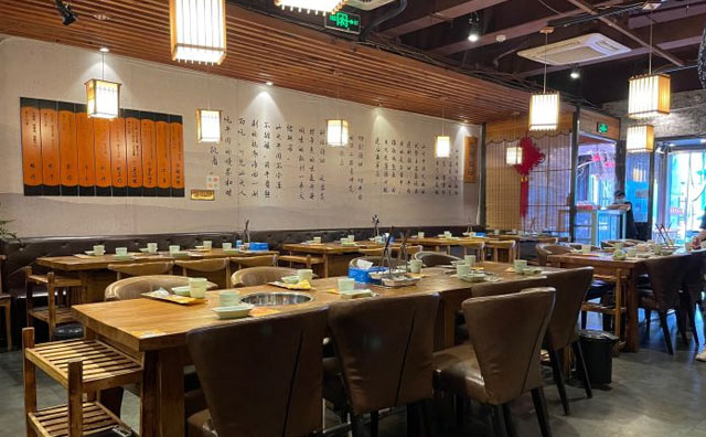 面對(duì)頭部餐飲品牌的降維打擊，中小餐廳應(yīng)該怎么辦？