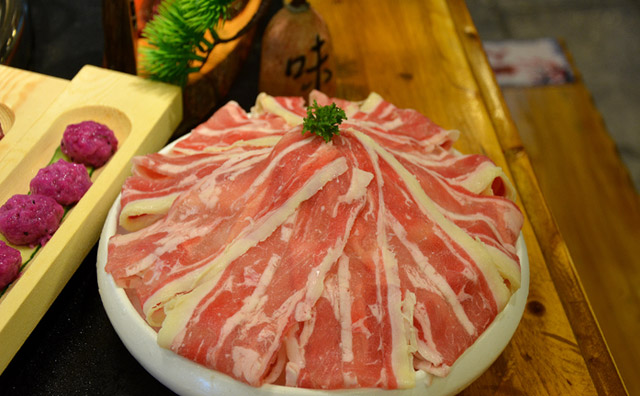 如何去經(jīng)營(yíng)好一家火鍋食材超市門(mén)店