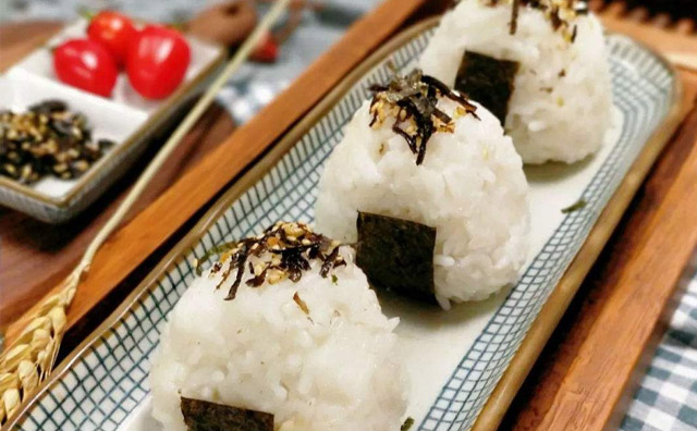 飯團(tuán)店沒(méi)生意，你可以試試這樣做
