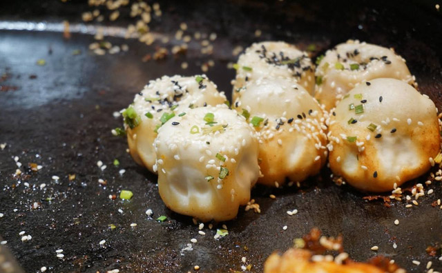 在家做生煎包，掌握這四個(gè)小技巧又香又脆汁又多