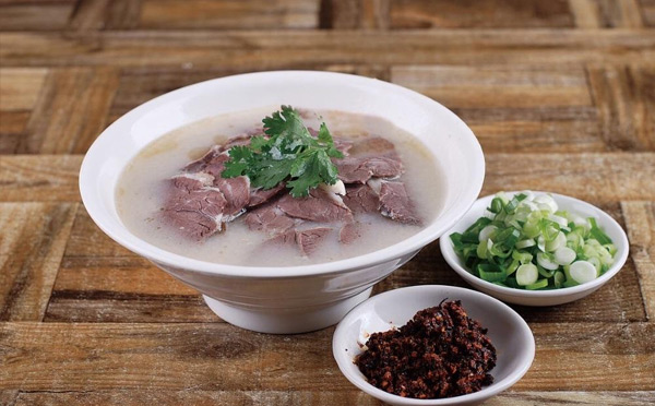 羊雜湯一碗多大利潤(rùn)，賣羊湯可以一個(gè)人干嗎?