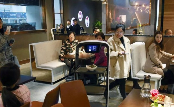 京東開(kāi)了家X未來(lái)餐廳，除了機(jī)器人炒菜還能干什么