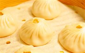 教你如何制作正宗蟹黃湯包，制作方法及過程